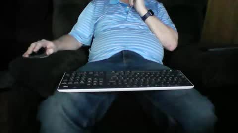 Snapshot of beachguy38 chatting on 02-17-26, 11:44 beachguy38 online show from 02-17-26, 11:44