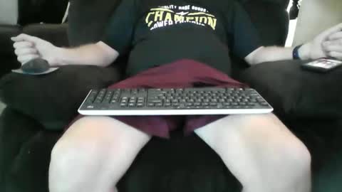 Snapshot of beachguy38 chatting on 02-28-26, 02:29 beachguy38 online show from 02-28-26, 02:29