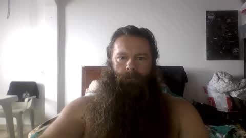 Snapshot of beardeddonkey88 chatting on 10-23-25, 06:06 beardeddonkey88 online show from 10-23-25, 06:06