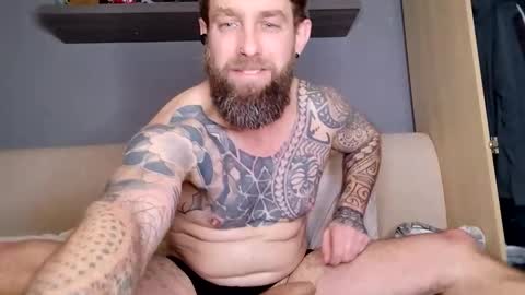 Snapshot of beardedtattedguy chatting on 01-06-26, 01:59 beardedtattedguy online show from 01-06-26, 01:59