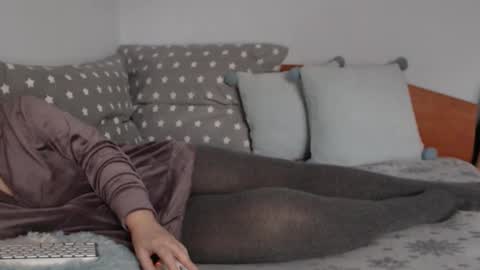 Snapshot of beatrice26 chatting on 01-12-25, 10:56 beatrice26 online show from 01-12-25, 10:56