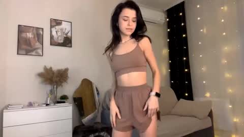 Katie online show from 11-27-25, 01:46