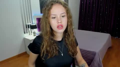 BeatriceWild online show from 09-19-25, 10:49