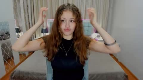 BeatriceWild online show from 10-07-25, 11:07