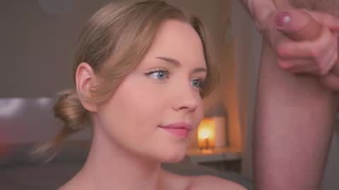 Snapshot of beatris_mils chatting on 05-13-26, 02:14 Beatrice online show from 05-13-26, 02:14