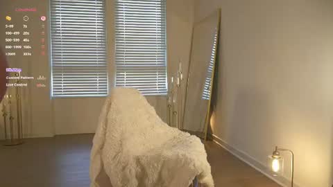 Snapshot of beatrix_rich chatting on 06-20-26, 06:00 beatrix_rich online show from 06-20-26, 06:00