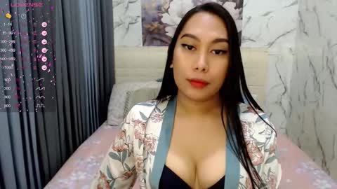 Snapshot of beautiful_woman_in_asia chatting on 02-24-26, 07:56 Im Kim and Im Single in real life online show from 02-24-26, 07:56