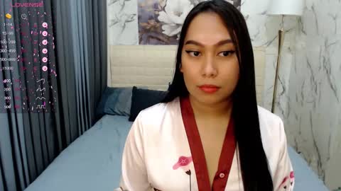 Snapshot of beautiful_woman_in_asia chatting on 03-12-26, 04:46 Im Kim and Im Single in real life online show from 03-12-26, 04:46