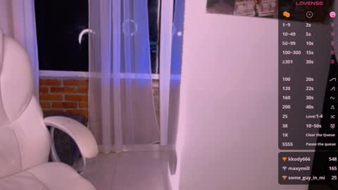 Snapshot of beautifulchleo chatting on 02-05-25, 03:55 Chleo online show from 02-05-25, 03:55