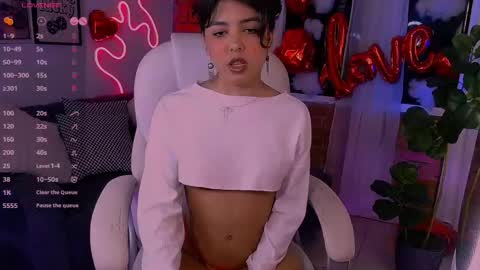 Snapshot of beautifulchleo chatting on 02-18-25, 02:27 Chleo online show from 02-18-25, 02:27
