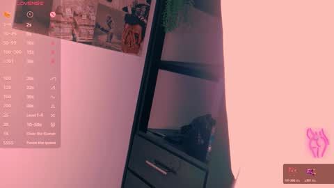 Snapshot of beautifulchleo chatting on 09-30-25, 01:32 Chleo online show from 09-30-25, 01:32