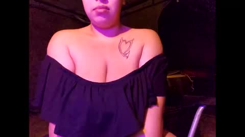 Snapshot of beautifull_sin69 chatting on 10-13-25, 04:45 MONSTAHEAD69 online show from 10-13-25, 04:45