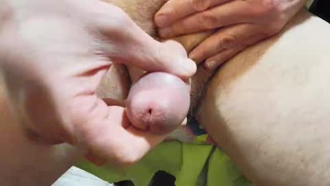 Snapshot of beautifulpurplemushroomhead chatting on 11-02-25, 03:31 I have one online show from 11-02-25, 03:31