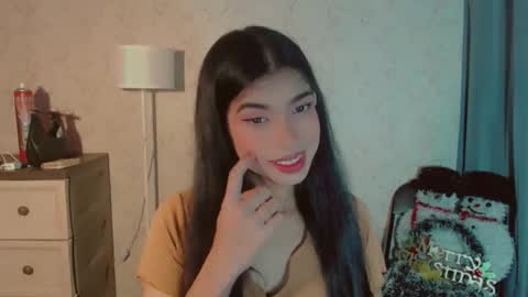 Snapshot of beautifultrixie chatting on 12-18-25, 10:32 TRIXIE online show from 12-18-25, 10:32