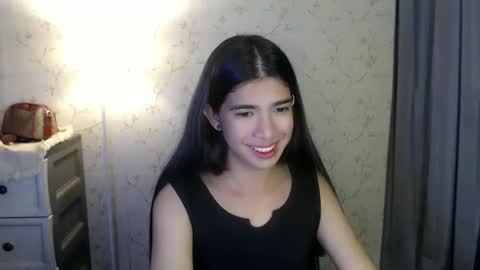 Snapshot of beautifultrixie chatting on 02-03-26, 08:03 TRIXIE online show from 02-03-26, 08:03