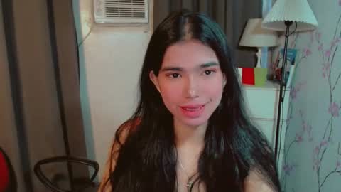 Snapshot of beautifultrixie chatting on 02-17-26, 02:19 TRIXIE online show from 02-17-26, 02:19