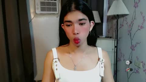 Snapshot of beautifultrixie chatting on 03-02-26, 05:08 TRIXIE online show from 03-02-26, 05:08