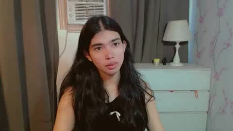 Snapshot of beautifultrixie chatting on 05-04-26, 03:02 TRIXIE online show from 05-04-26, 03:02