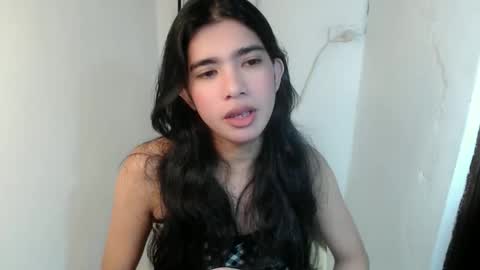Snapshot of beautifultrixie chatting on 05-20-26, 05:57 TRIXIE online show from 05-20-26, 05:57