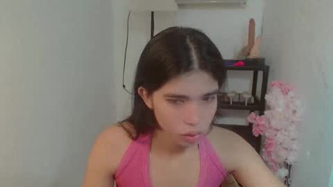Snapshot of beautifultrixie chatting on 06-11-26, 10:02 TRIXIE online show from 06-11-26, 10:02