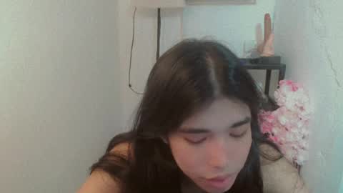 Snapshot of beautifultrixie chatting on 06-15-26, 06:37 TRIXIE online show from 06-15-26, 06:37