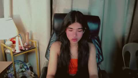 Snapshot of beautifultrixie chatting on 06-18-26, 08:57 TRIXIE online show from 06-18-26, 08:57