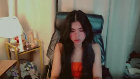 Snapshot of beautifultrixie chatting on 06-20-26, 02:47 TRIXIE online show from 06-20-26, 02:47
