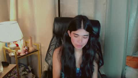 Snapshot of beautifultrixie chatting on 06-28-26, 09:43 TRIXIE online show from 06-28-26, 09:43
