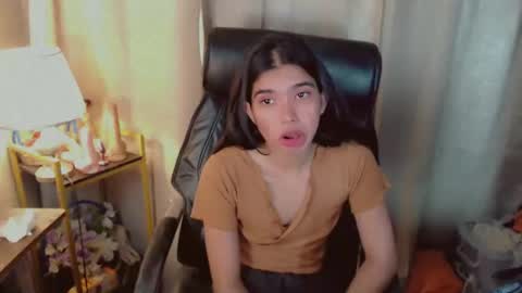 Snapshot of beautifultrixie chatting on 07-14-26, 02:05 TRIXIE online show from 07-14-26, 02:05