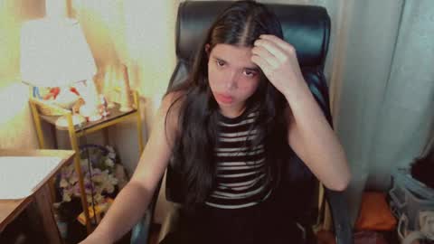 Snapshot of beautifultrixie chatting on 07-16-26, 07:53 TRIXIE online show from 07-16-26, 07:53