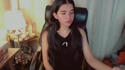 Snapshot of beautifultrixie chatting on 07-17-26, 10:47 TRIXIE online show from 07-17-26, 10:47