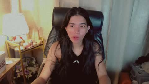 Snapshot of beautifultrixie chatting on 07-18-26, 08:12 TRIXIE online show from 07-18-26, 08:12