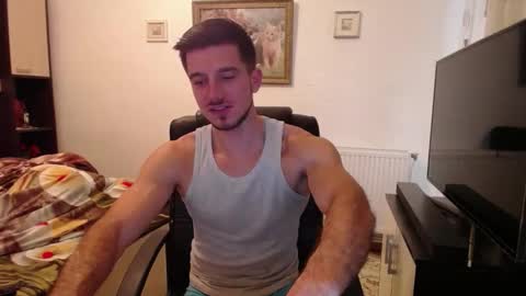 Snapshot of beauty_hard_beast chatting on 10-05-25, 10:35 Mia and Jake online show from 10-05-25, 10:35