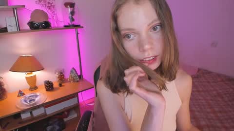 Snapshot of beautyeliise chatting on 12-30-24, 09:37 Eliise online show from 12-30-24, 09:37