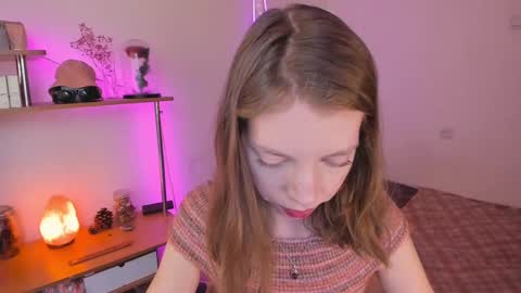 Snapshot of beautyeliise chatting on 02-24-25, 09:32 Eliise online show from 02-24-25, 09:32