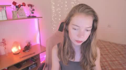 Snapshot of beautyeliise chatting on 09-22-25, 09:00 Eliise online show from 09-22-25, 09:00