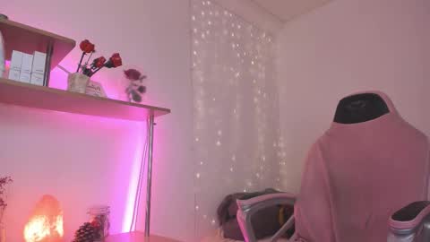 Snapshot of beautyeliise chatting on 10-04-25, 02:04 Eliise online show from 10-04-25, 02:04