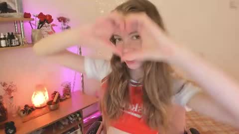 Eliise online show from 06-22-26, 08:11