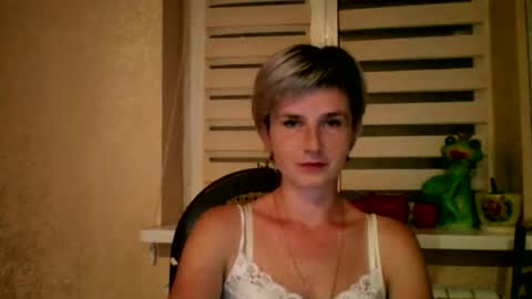 Snapshot of beautyksenia chatting on 09-15-25, 06:19 BeautyKsenia online show from 09-15-25, 06:19