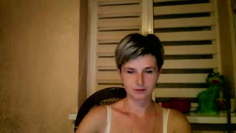 Snapshot of beautyksenia chatting on 10-20-25, 08:42 BeautyKsenia online show from 10-20-25, 08:42