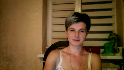 Snapshot of beautyksenia chatting on 10-21-25, 07:25 BeautyKsenia online show from 10-21-25, 07:25