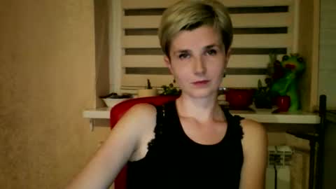 Snapshot of beautyksenia chatting on 03-21-26, 08:01 BeautyKsenia online show from 03-21-26, 08:01