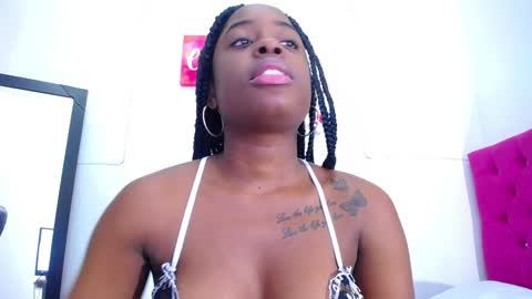Snapshot of beautyyebonyy chatting on 12-07-24, 01:18 Abby online show from 12-07-24, 01:18