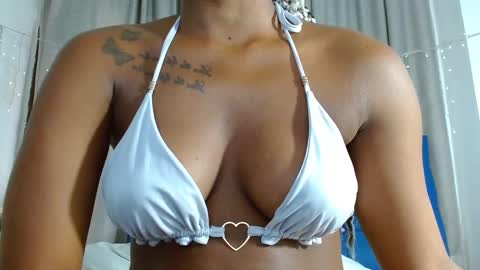 Snapshot of beautyyebonyy chatting on 03-10-25, 01:21 Abby online show from 03-10-25, 01:21