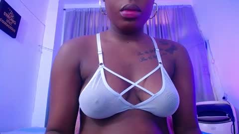 Snapshot of beautyyebonyy chatting on 10-06-25, 03:31 Abby online show from 10-06-25, 03:31