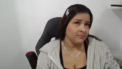 beautyykarol online show from 11-24-25, 06:18
