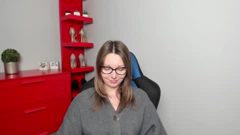 Zoe online show from 10-29-25, 06:48