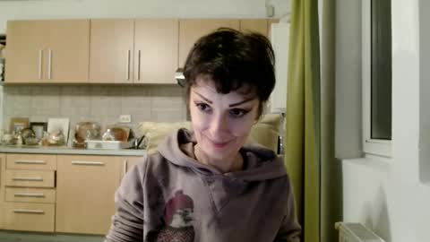 Raluca online show from 11-18-25, 03:27