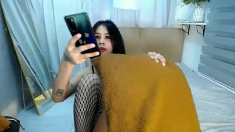 Snapshot of bebe_dehermosa chatting on 02-21-25, 01:22 M A R A online show from 02-21-25, 01:22