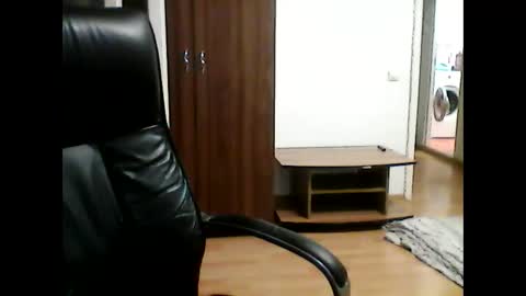 Snapshot of becasmith chatting on 02-20-25, 04:46 Becca-Van-Boa online show from 02-20-25, 04:46